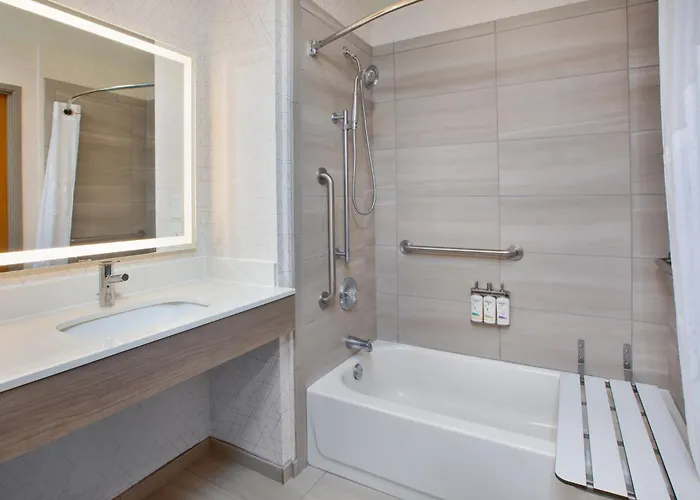 Express & By Ihg