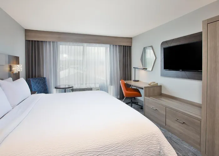 Express & By Ihg 2*