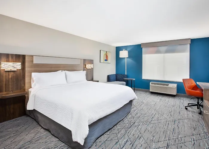 Express & By Ihg Hotel 2*