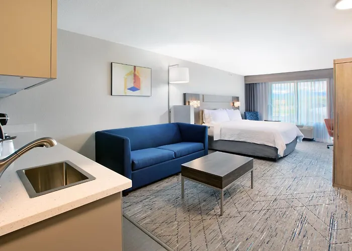 Express & By Ihg 2*
