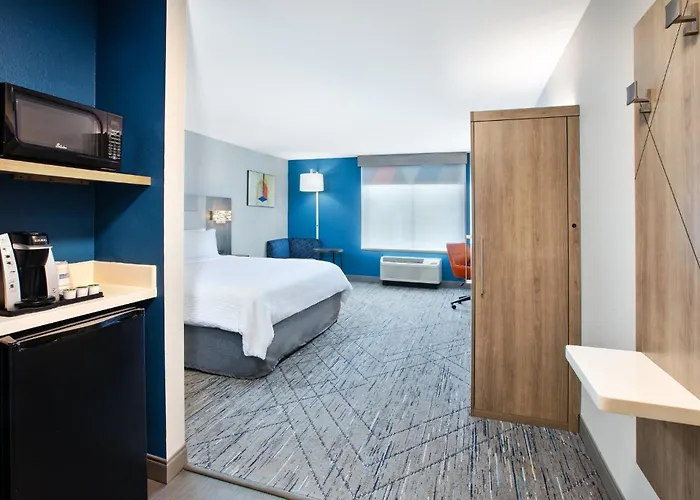 Express & By Ihg Buffalo