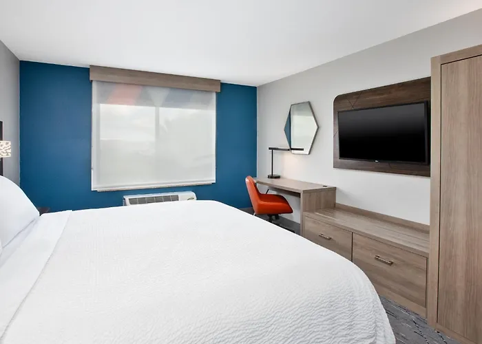 Express & By Ihg 2* Buffalo