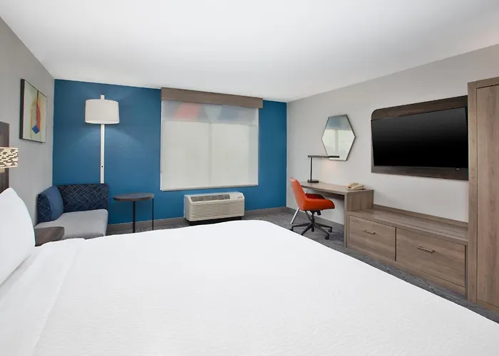 Express & By Ihg 2* Buffalo