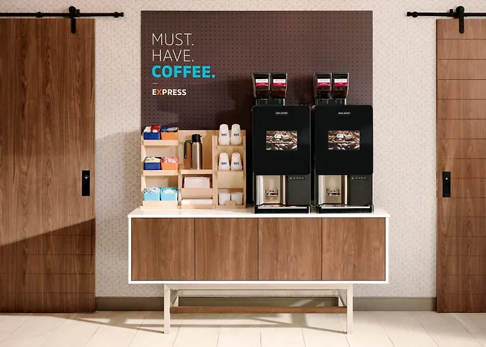 Hotel Express & By Ihg 2*