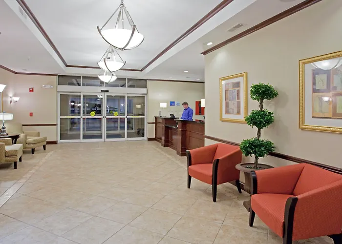 Express & By Ihg Hotel 2*