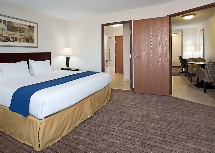 Express & By Ihg 2*