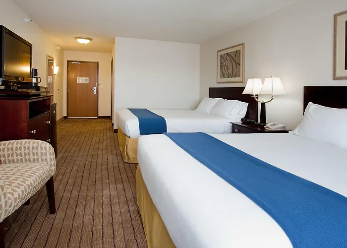 Express & By Ihg Hotel 2*