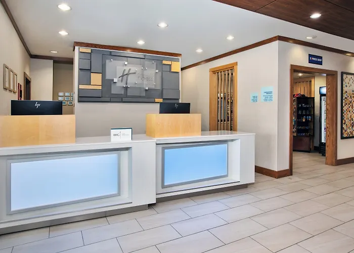 Hotel Express & By Ihg