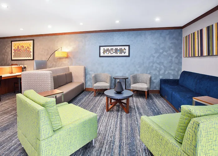 Express & By Ihg Hotel 2*