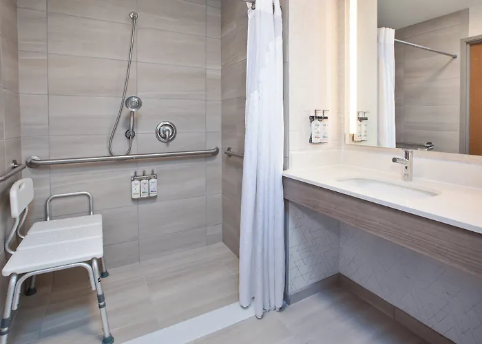 Express & By Ihg 2*