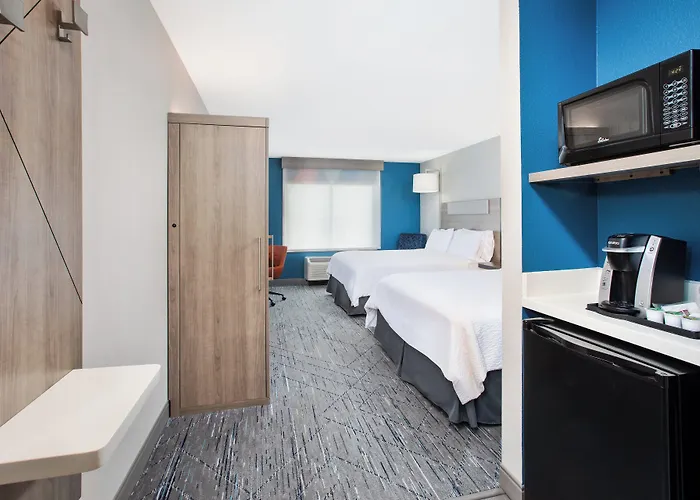 Hotel Express & By Ihg 2*