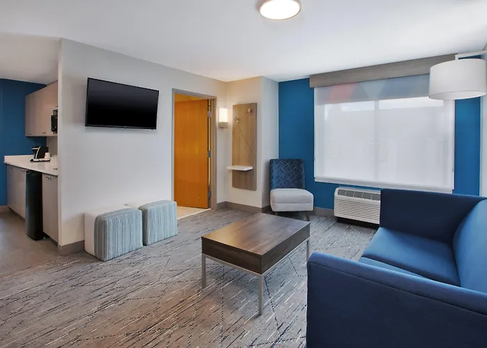Express & By Ihg Hotel 2*