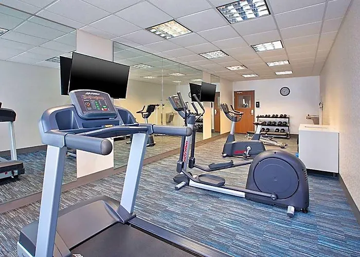 Express & By Ihg 2* Buffalo