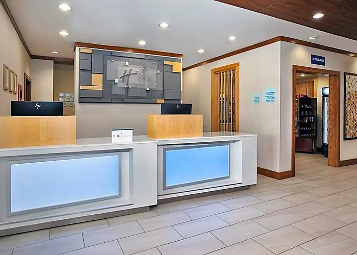 Hotel Express & By Ihg 2*