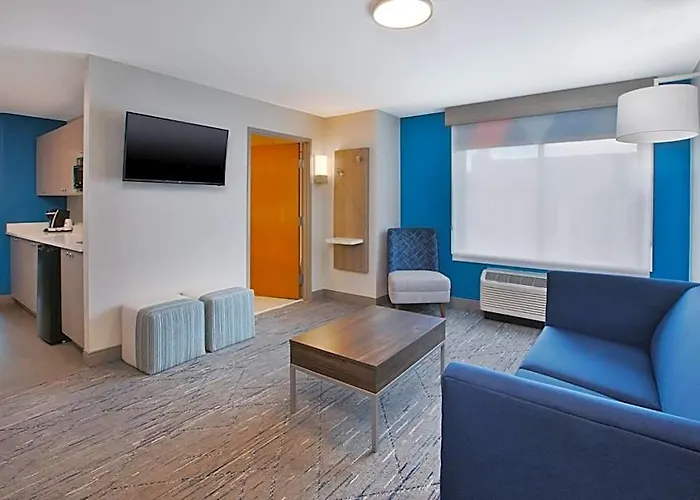 Hotel Express & By Ihg 2*